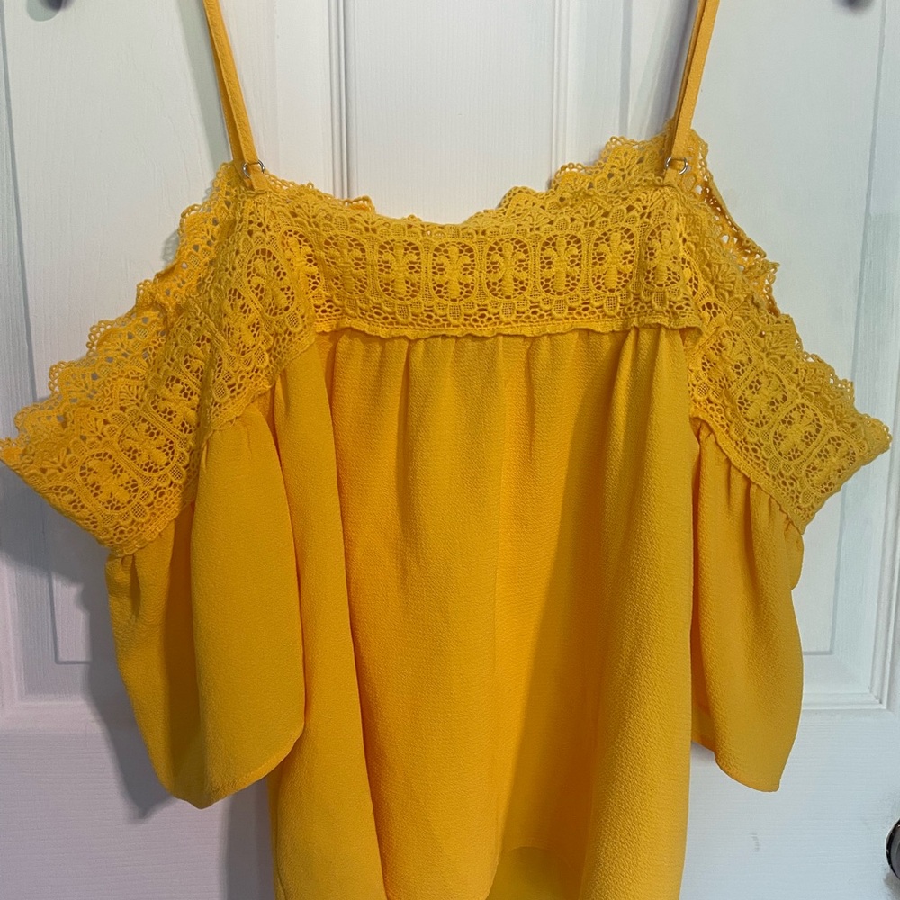 Guess Yellow Ruffled Cropped Blouse - Picture 11 of 14